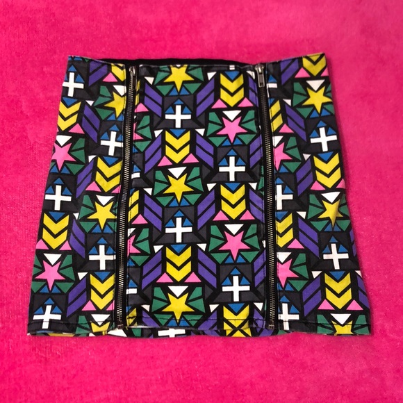 Retro Multi Color Mini Skirt ๐ฆ - Picture 3 of 4